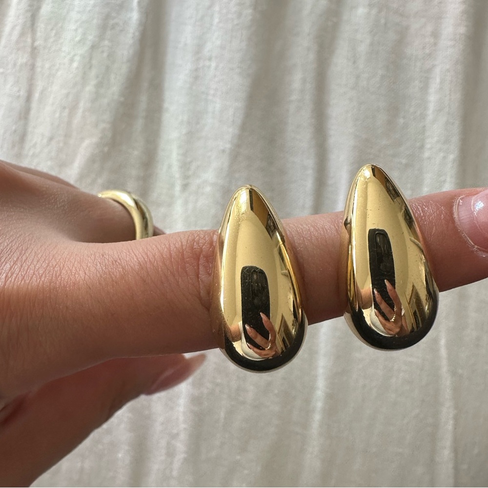 Teardrop earrings